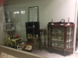 Antiques Window CXG Shop